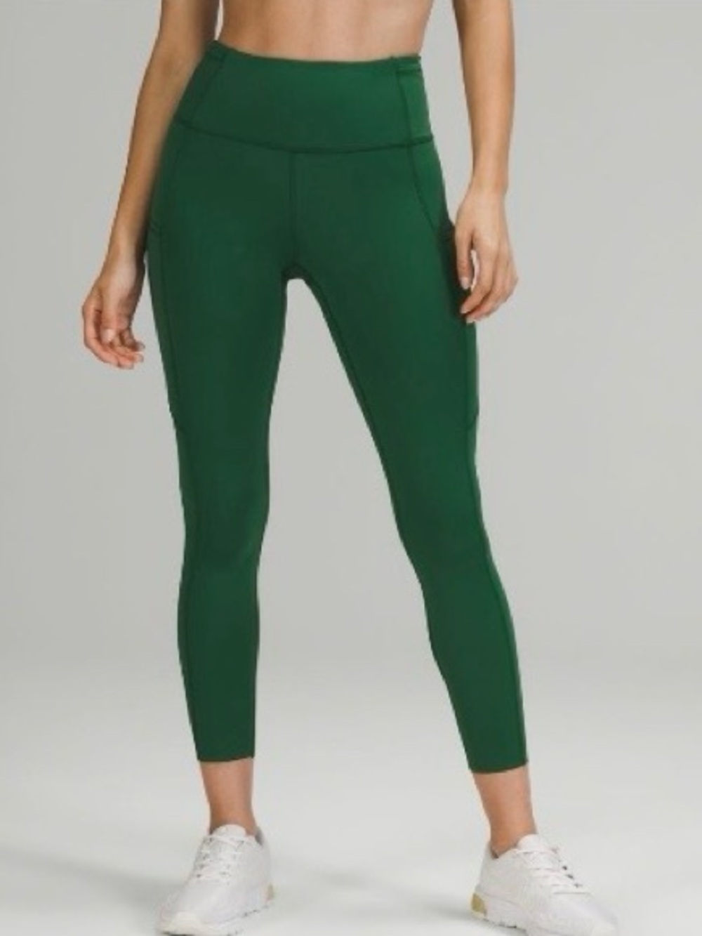 Lululemon Fast and Free 25in High Rise Tight in Everglade Green. Size 10.